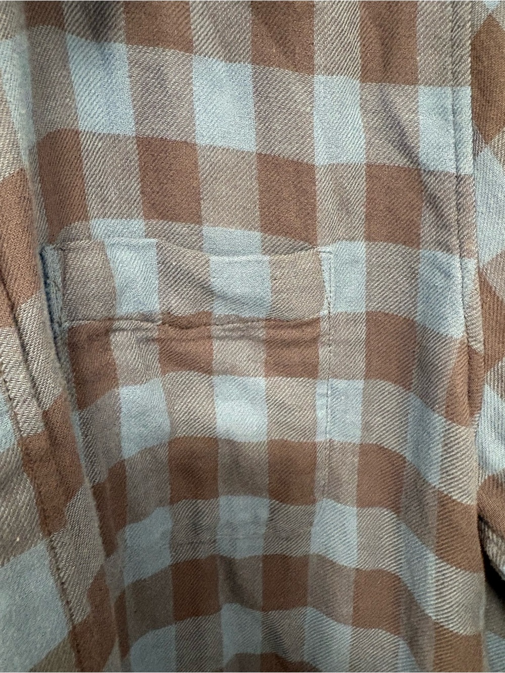 Faherty Blue and Navy Plaid flannel cotton, REVERSIBLE - Picture 4 of 4